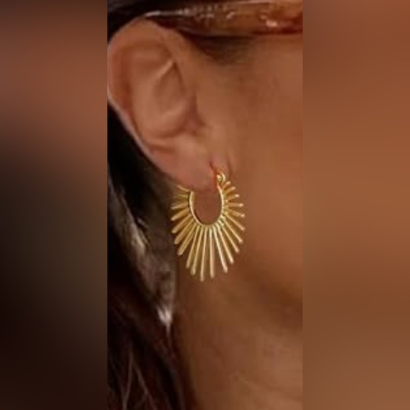 Gorgeous  Rare Neiman Marcus 18KT vermeil Sunburst hoop Earrings - Picture 2 of 3